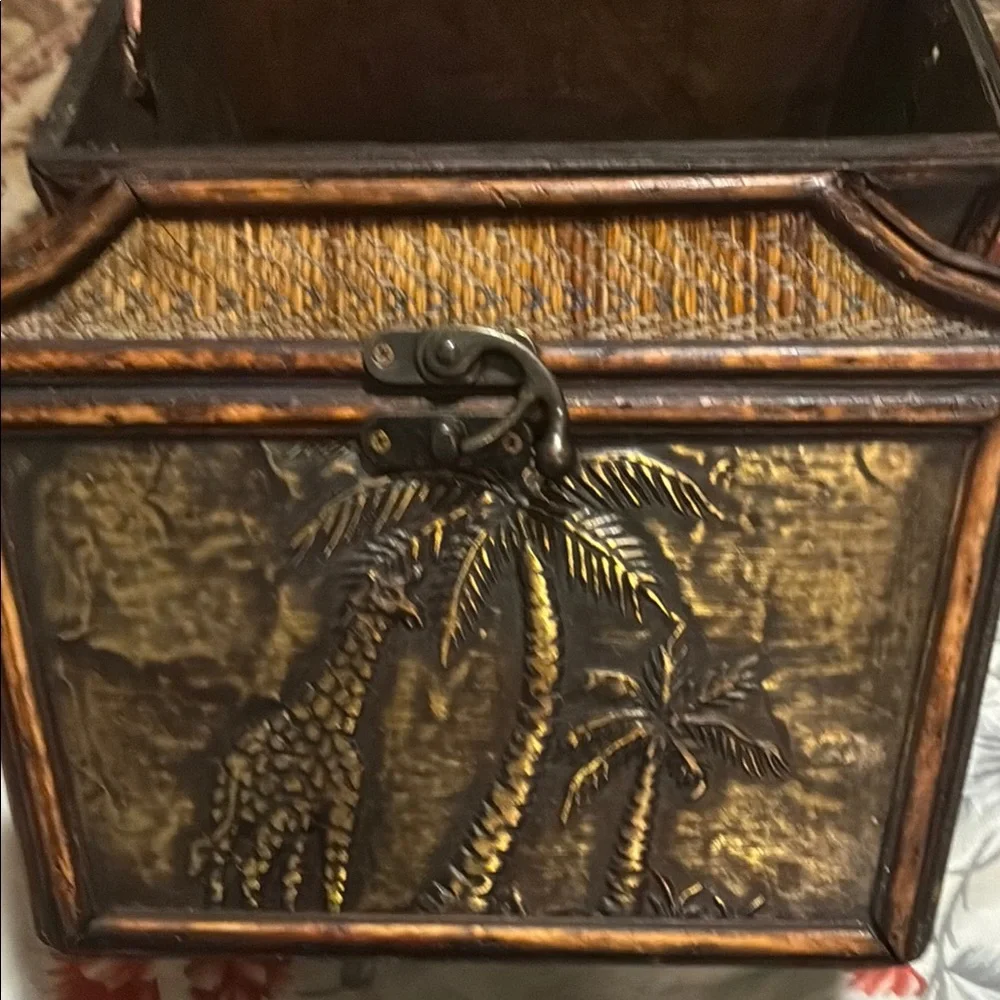 2 Decorative Giraffe and Palm Tree Wall Box with latch